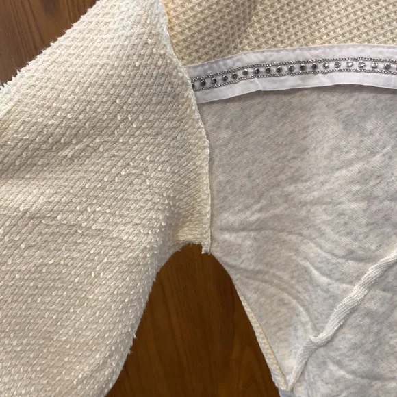 FINAL PRICE DROP POL NWOT Cream and Gray cowl neck Hoodie size small - Picture 4 of 5